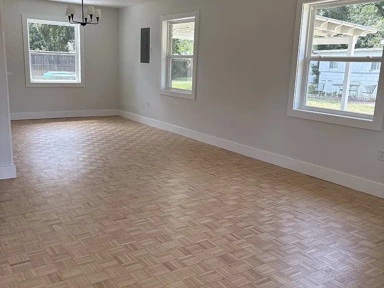 1004 Wilson Dr — Photo 9