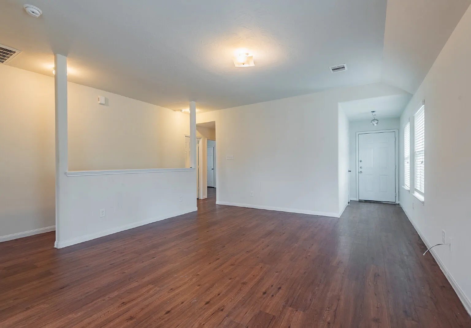 4 bed, 2.0 bath, 1410 sqft, $1,700 — Photo 2