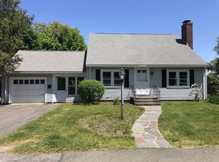 27 Bradley Ave, Wellesley, MA 02482