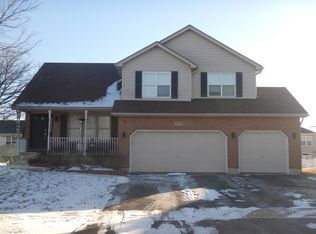 843 Cloverdale Ln, Bolingbrook, IL 60440