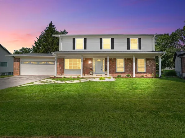 1033 Fernpark Dr, Saint Louis, MO 63141