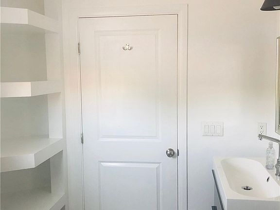 4th image of 22732 Dolorosa St