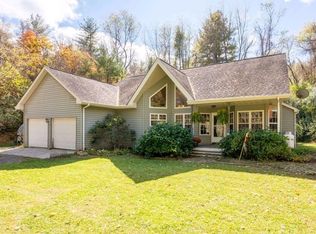 556 Glenwood Ln, Galax, VA 24333