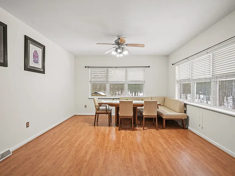 7 Sanctuary Dr — Photo 9