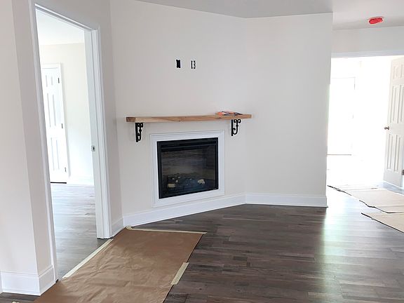 4th image of 2043 Hamshire St
