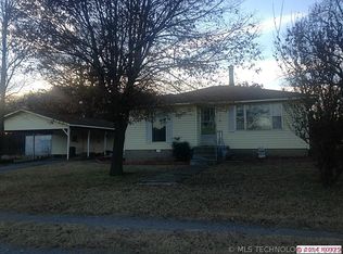 99 Ewing Ave, Locust Grove, OK 74352