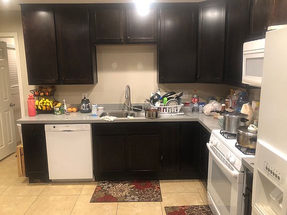 4th image of 3101 W Maryland Ave