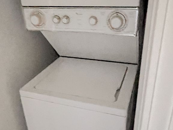 3rd image of 4818 N Wolcott Ave #3