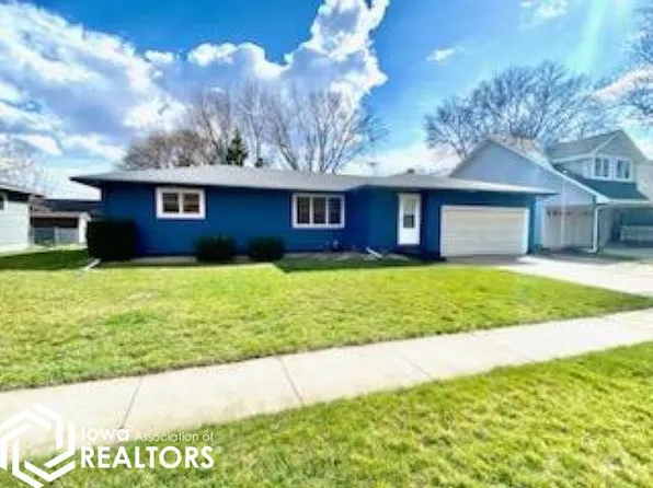 645 W 11th St, Garner, IA 50438