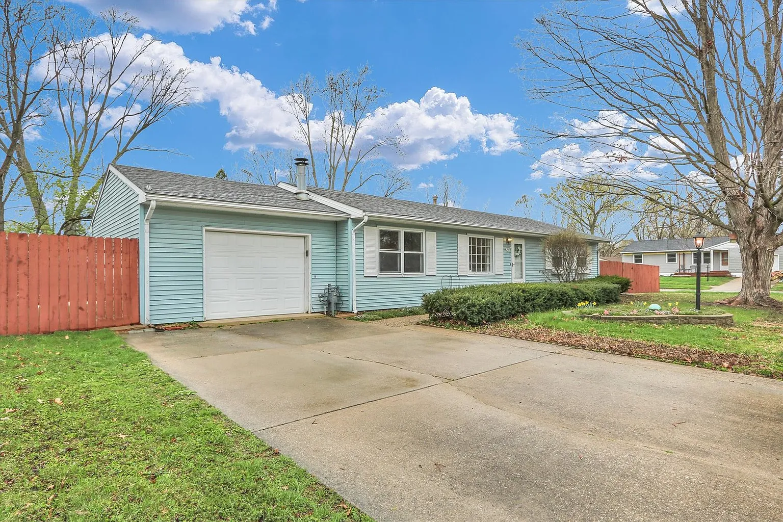 1801 Winchester Dr photo 1