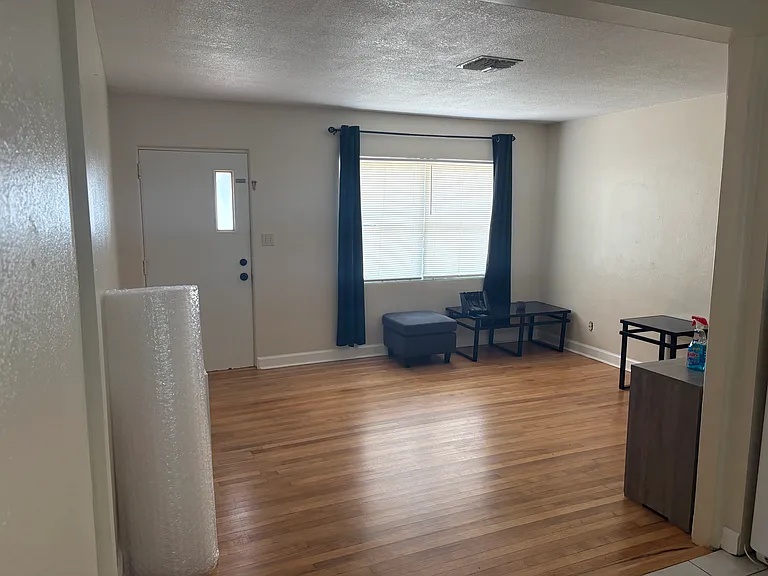 616 Vincent Pl — Photo 6