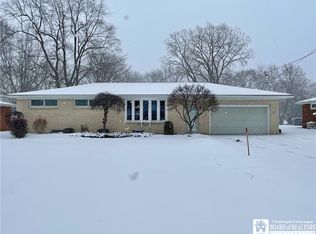 5337 Greenhurst Rd, Williamsville, NY 14221
