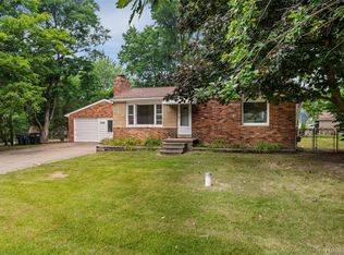 548 Oakland St, Lake Orion, MI 48362