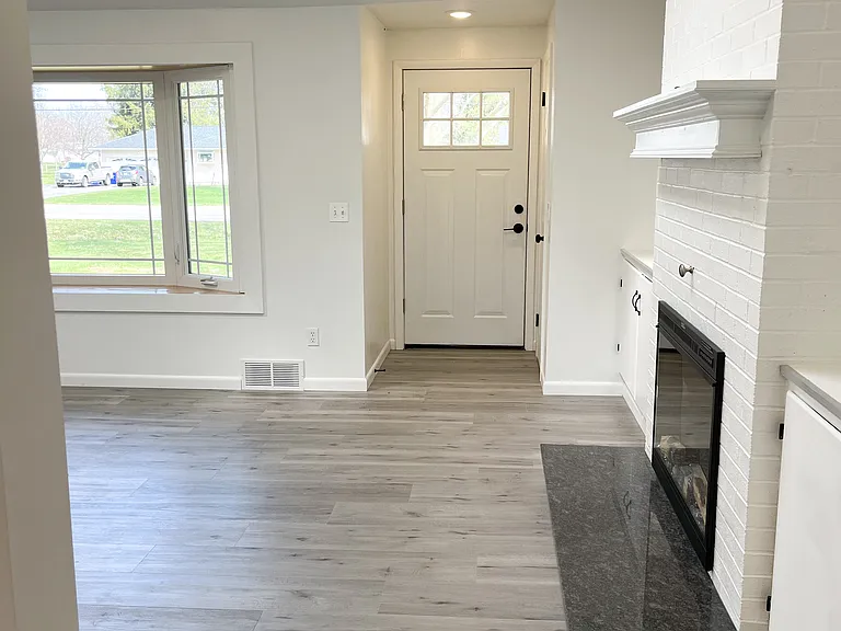 4803 Lyell Rd — Photo 5