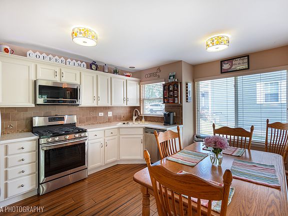 5th image of 1136 Fairfax Ln