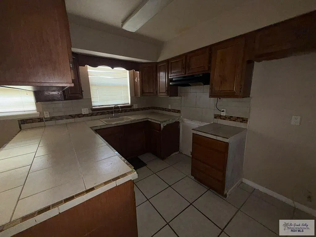 3 bed, 3.0 bath, 1472 sqft, $1,700 — Photo 4