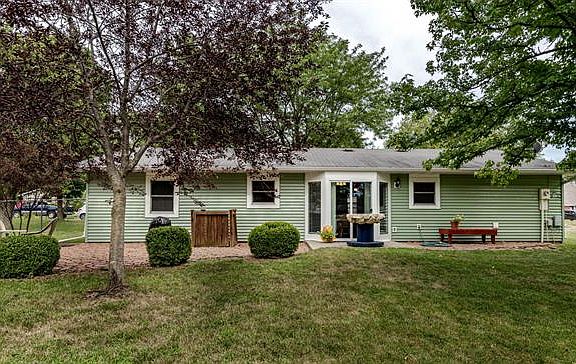 5th image of 281 N Sunny Side Ct