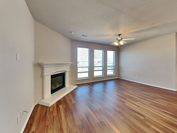 2nd image of 12640 Clarksburg Trl