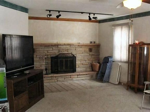 2nd image of 382 W Washington Ave #388