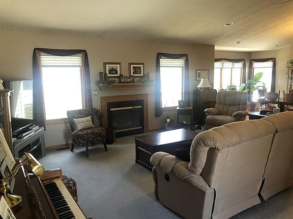 4th image of 3316 L Ave