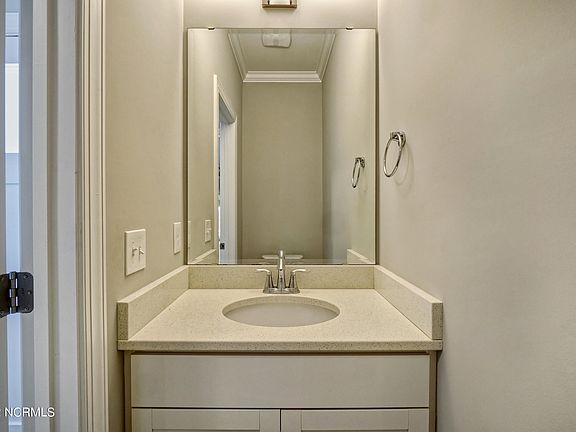 4th image of 4842 Sebastian Ln