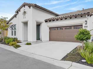 2102 White Oak Dr, Hollister, CA 95023