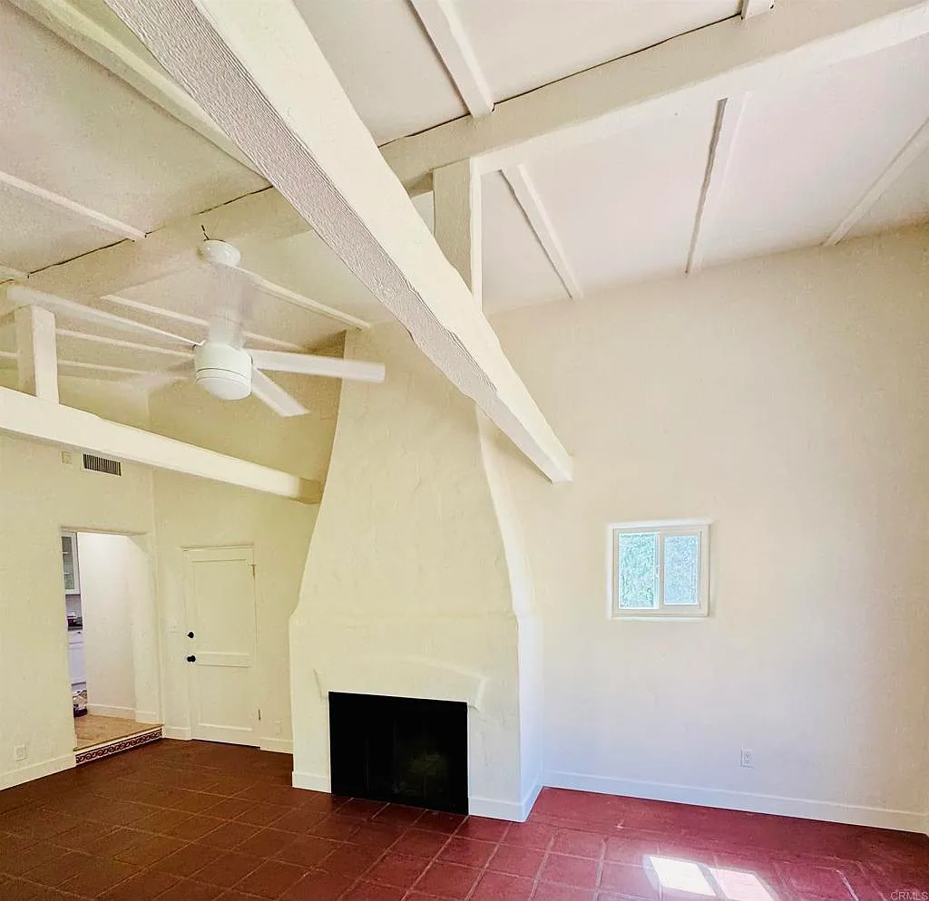 2 bed, 2.0 bath, 1450 sqft, $8,500 — Photo 3