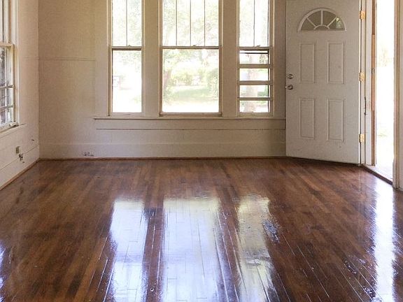 4th image of 331 Robinson Pl