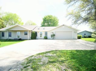 10093 Wolf Rd, Geneseo, IL 61254