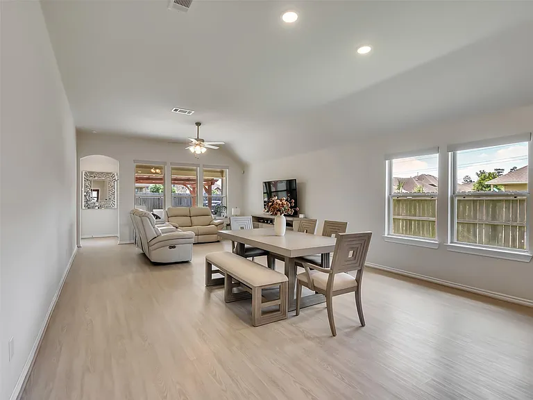 27997 Lone Hollow Ln — Photo 27