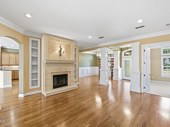 5th image of 2738 CHESTNUT GROVE Court