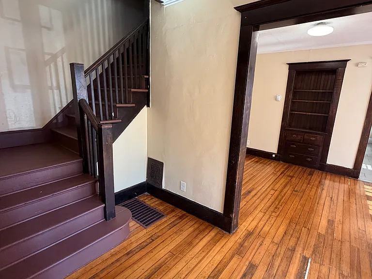 703 George St — Photo 4
