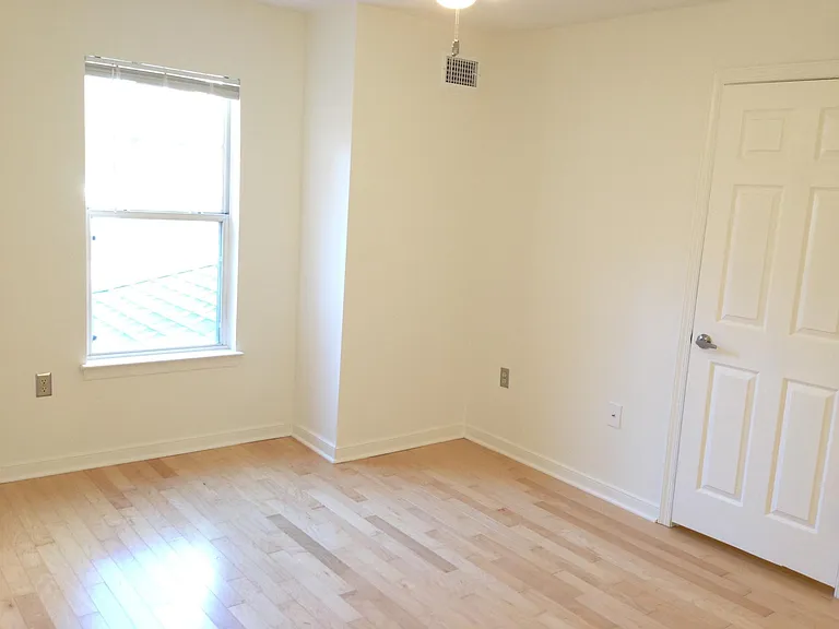 1645 International Dr #15 — Photo 6
