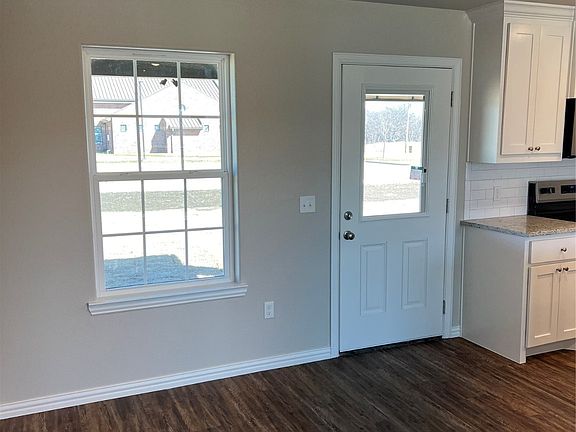 5th image of 504 Sweet Pea Ln