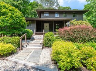 2 Arrowhead Ln, Armonk, NY 10504