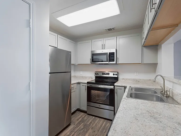 Cambridge Park Apartments — Photo 51