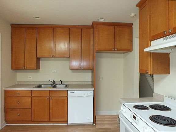 5th image of 6931 Hawthorne Ln