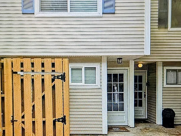 220 Elizabeth St APT F3, Chapel Hill, NC 27514