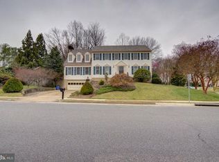 9221 Dorothy Ln, Springfield, VA 22153