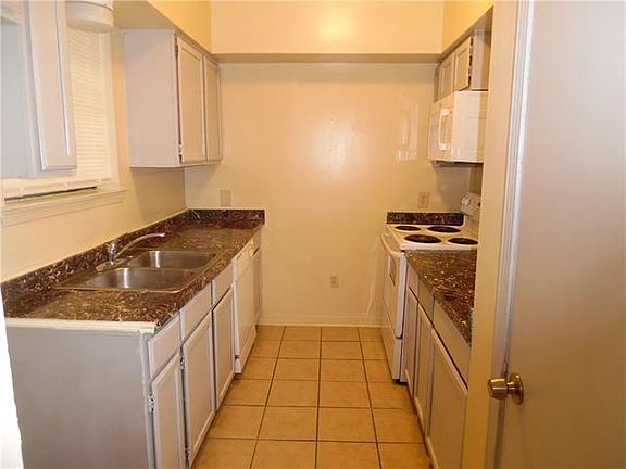 3rd image of 602 Vintage Dr APT B