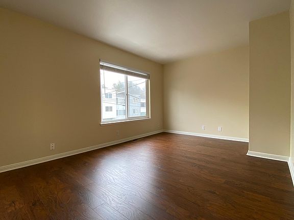 3rd image of 80 Lausanne Ave #1