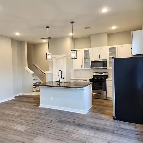 6714 Parker Grove Ln — Photo 7