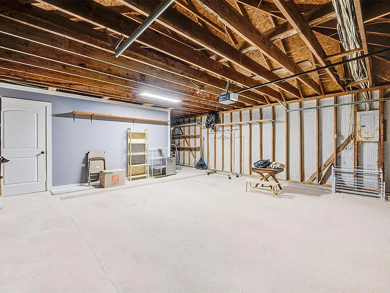 2027 Westshore Dr — Photo 49