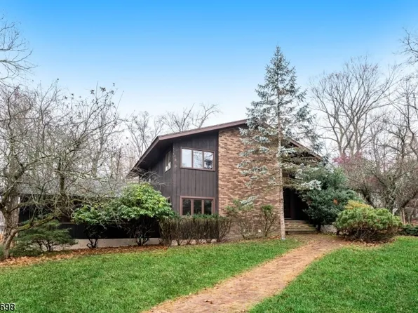 10 Cottontail Trl, Upper Saddle River Boro, NJ 07458