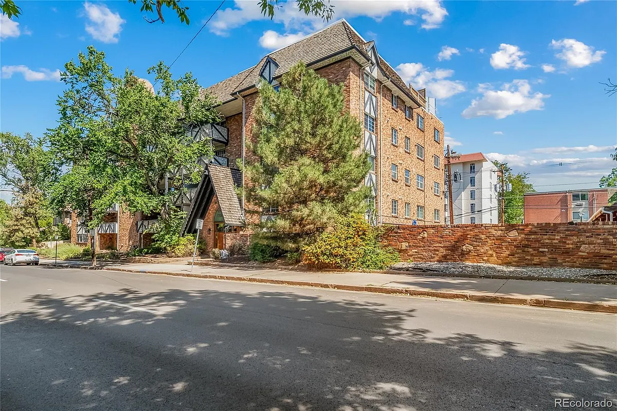 Building Photo - 1350 Josephine St #103