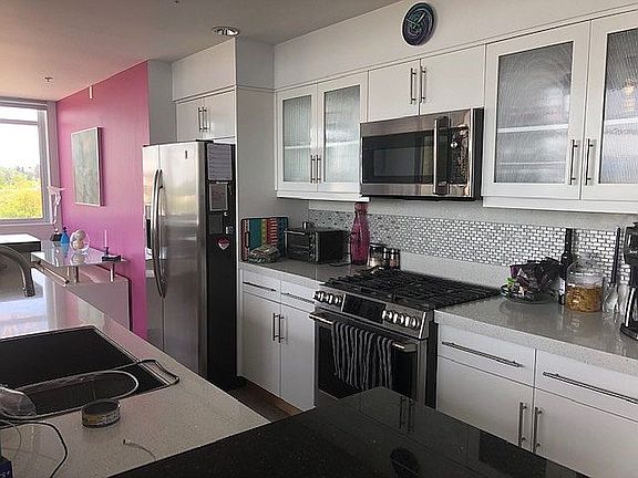 5th image of 700 Washington St APT 821