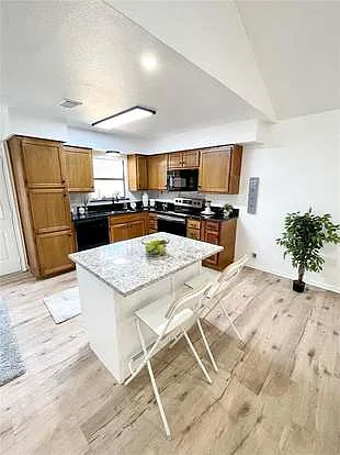 5704 Sterling Green Trl — Photo 55