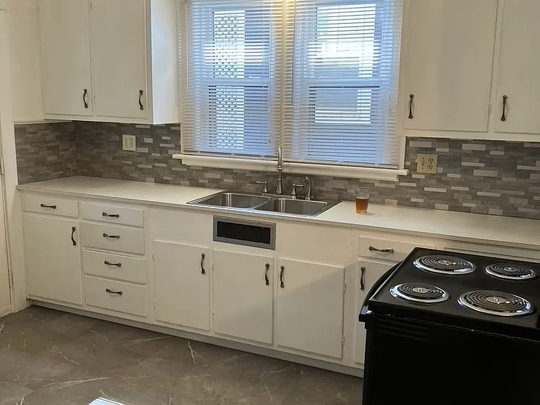 807 Grandview St — Photo 7