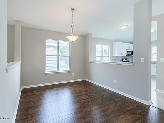 5th image of 2066 Hidden Cove Cir W