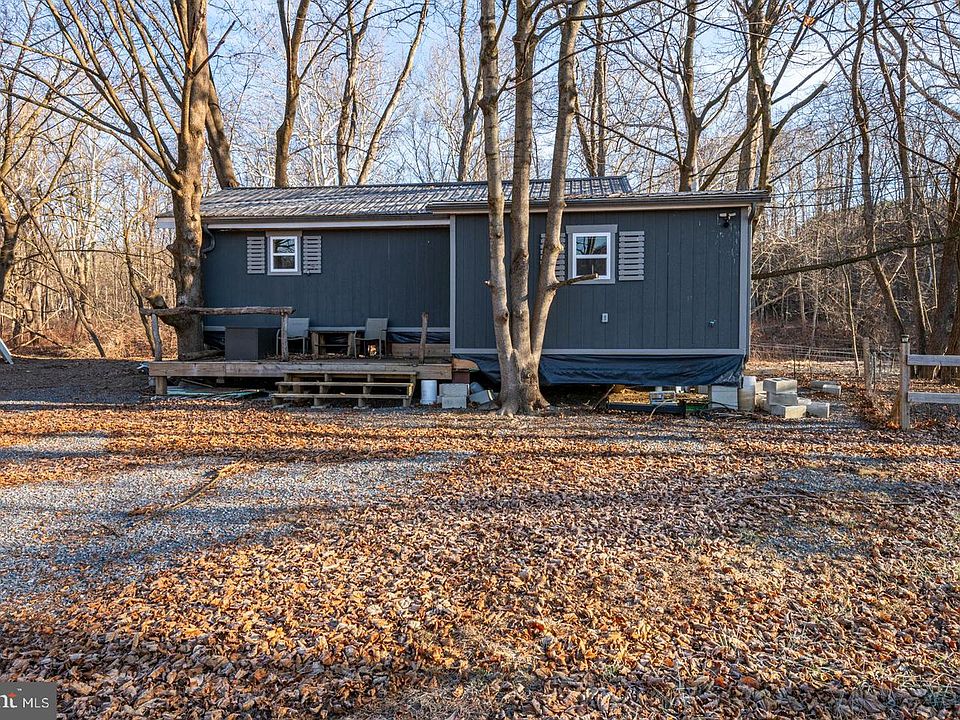 1st image of 448 Creek Ln